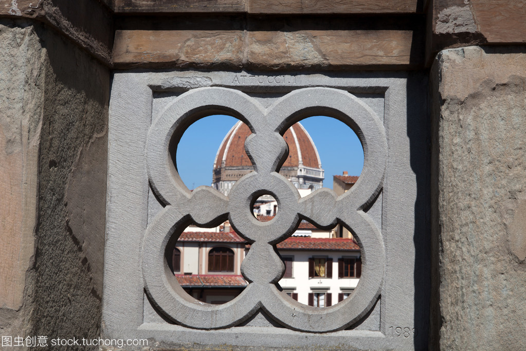 佛羅倫薩的窗飾畫廊 從烏菲茲陽(yáng)臺(tái)窺見(jiàn)藝術(shù)與光影